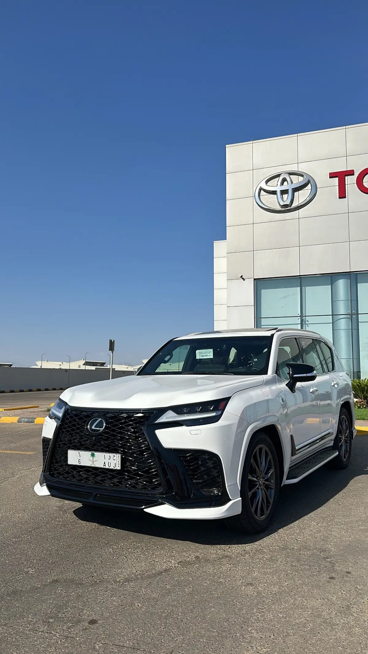 ما شاء الله تبارك الله 😍🤍. #lx600 #lexus #lx600fsport #لكزس2024 #اكسبلورexplore #حوا٦ #fyp #اكسبلور 