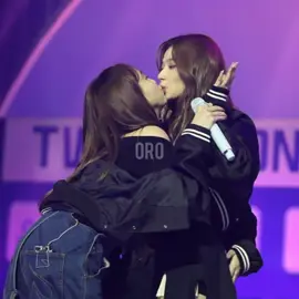 SANAYEON KISS ON THE LIPS HD HIHI 😳👩‍❤️‍💋‍👩 CTTO HAPPY 9TH ANNIVERSARY TWICE #트와이스와_원스의_9번째_연대  #9YearsTogetherWithTWICE  #ForeverWithYOUth_TWICE  #원스 #ONCE #트와이스 #TWICE  #TWICE_9TH_ANNIVERSARY #HOME_9ROUND #SANAYEON 