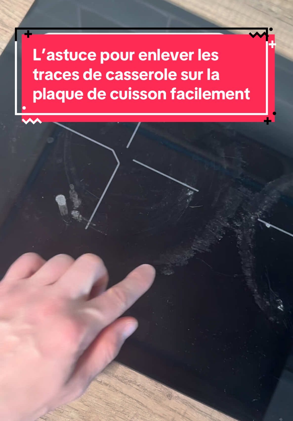 L’astuce pour enlever les traces de casserole sur la plaque de cuisson facilement 🧽 Ce produit est en LlEN dans ma Bl0 🛍️-P.UBLlClTE /