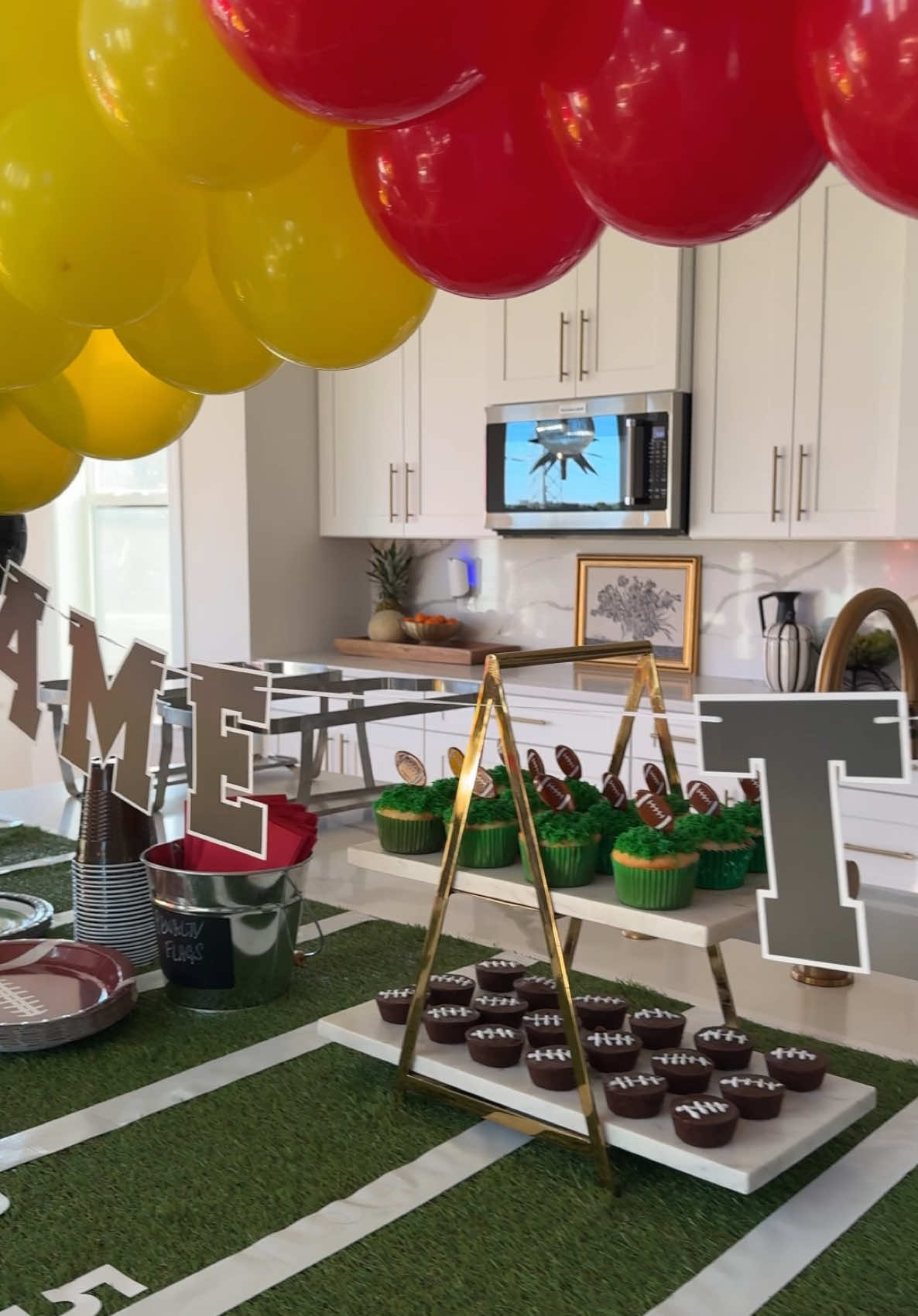 Decorate with me: football party 🏈🎉 update: 8-0 baby 🤌🏽😎 #fypシ #fyp #footballtiktok #football #momtok #sportsmom #footballmom #footballparty #grwm #decoratewithme 