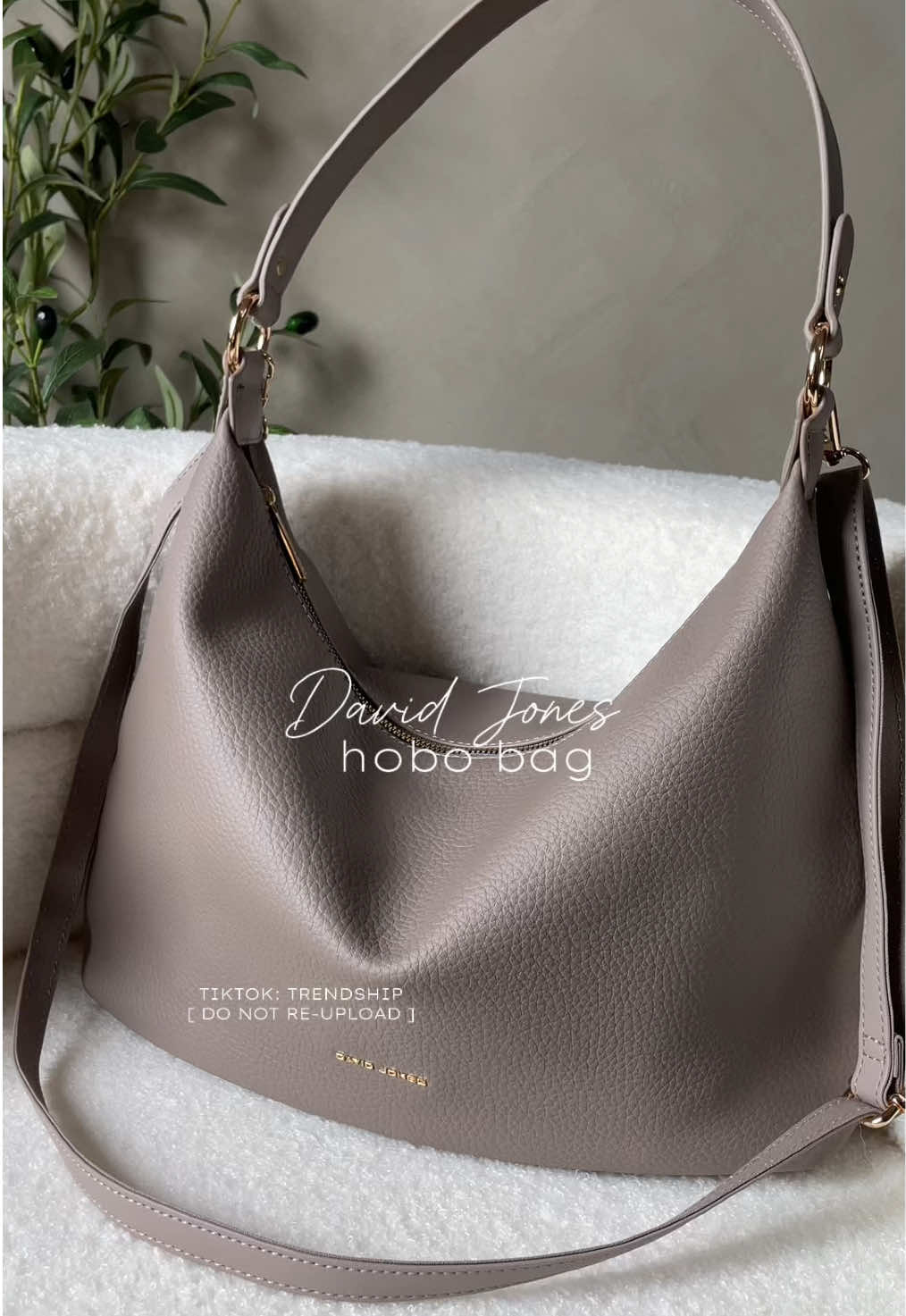 this hobo bag from David Jones Paris 😍🤍 #hobobag #bag #davidjones #davidjonesparis #slingbag #shoulderbag #hobo 