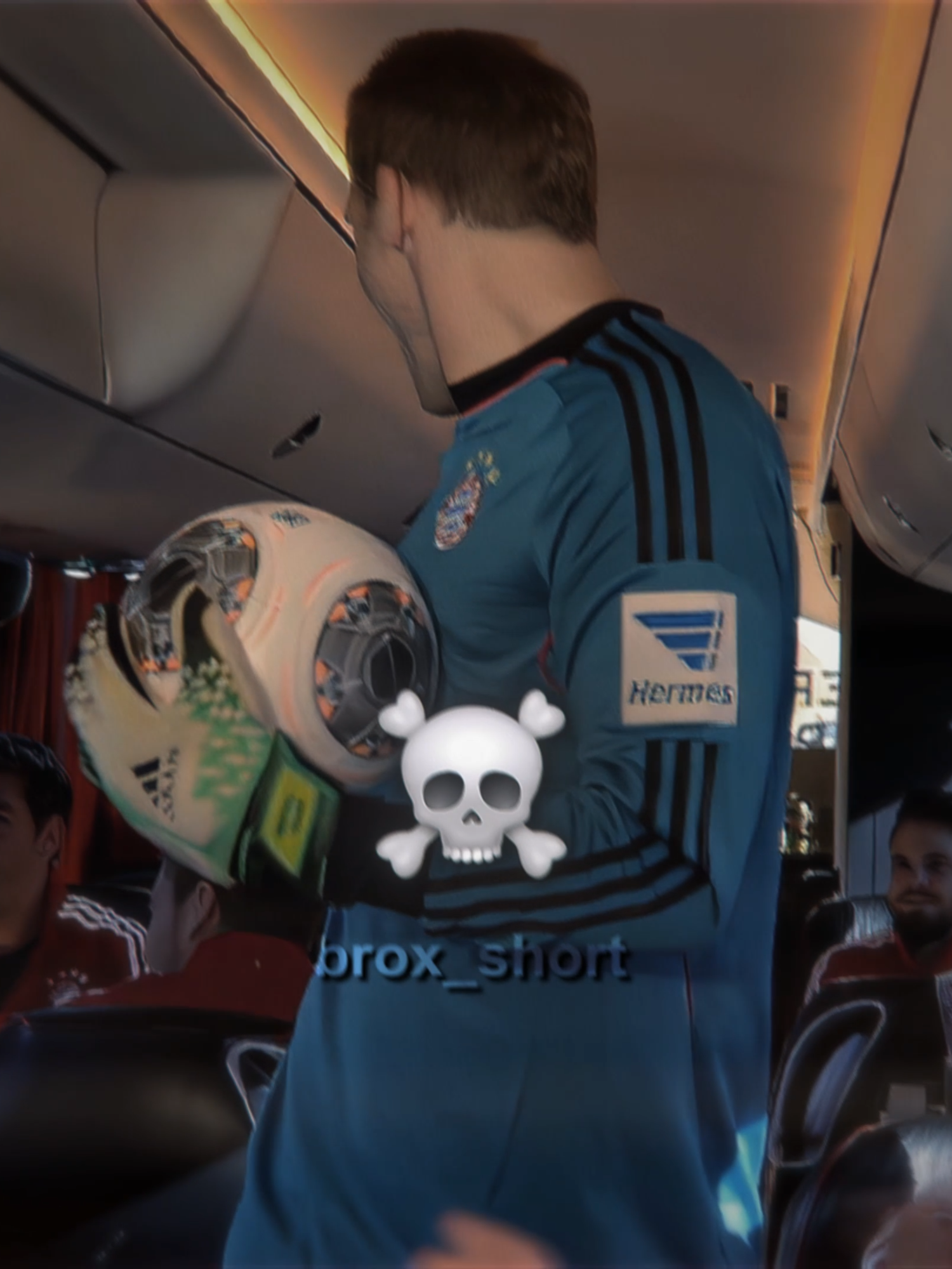 Battle of the Bus Tricks 🔥☠️ #borussiadortmund #bayernmunich #footballtiktok #socceredits #aftereffects #fyp