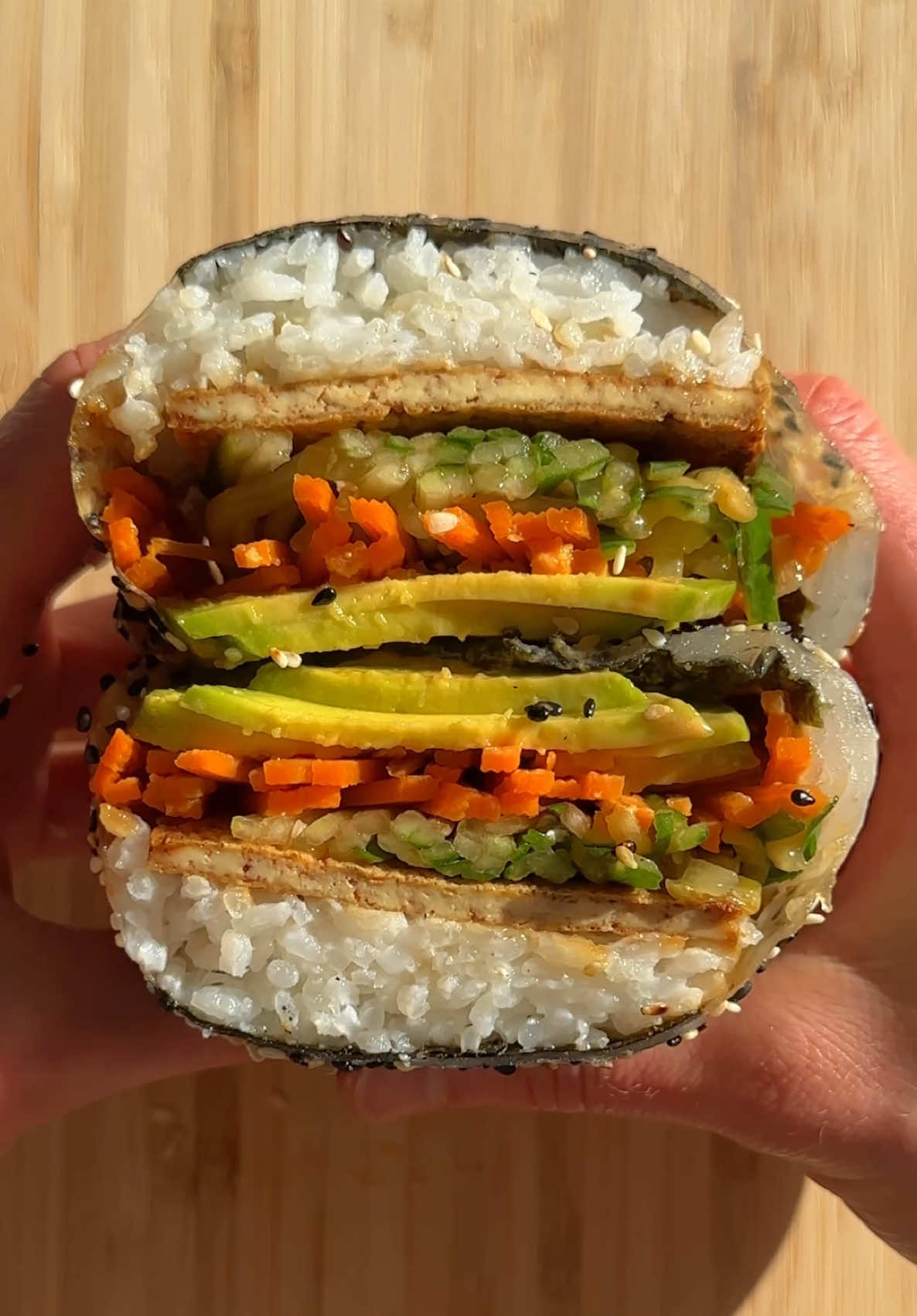 Idc what anyone says, sushi is one of the best things ever created, so obviously I had to make a giant one🤌🏼  So if ur a sushi fan like me, this giant sushi roll is about to be your new favorite thing! It’s stuffed with crispy tofu, fresh veggies, perfectly seasoned rice, and a hit of spicy vegan mayo.  This recipe makes 2-3 rolls but I wouldn’t judge if you’d want to keep them all to yourself😌 For the full recipe head to itsvegansis.com - link in bio!  . . . . #sushi #ricepaper #sushiroll 