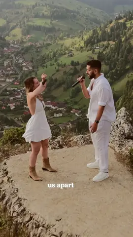 When I flew to Romania to film this incredible music video with the amazing @itsjulieaugust I was absolutely blown away by the stunning landscapes and the warmth of the people.  Really a trip to remember, Romania you got my heart! 🇷🇴   #rewritethestars #cover #thegreatestshowman #singers #romania 