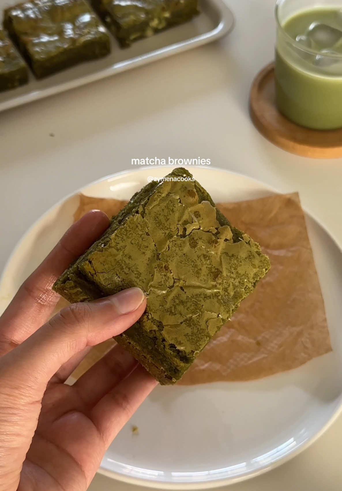 matcha brownies (or greenies?) made with browned butter and white chocolate <3  recipe is up on my website, linked in my bio 🫶🏼 #matcha #matchabrownies #brownies #bakingtiktok 