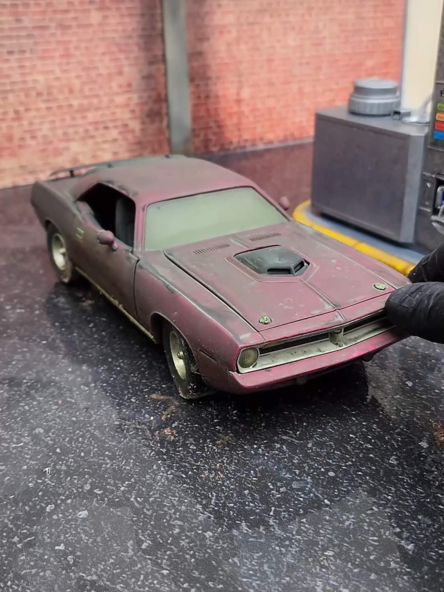 Washing an Abandoned Plymouth Hemi Cuda 1970 #diecast #cuda #mopar #cleaning