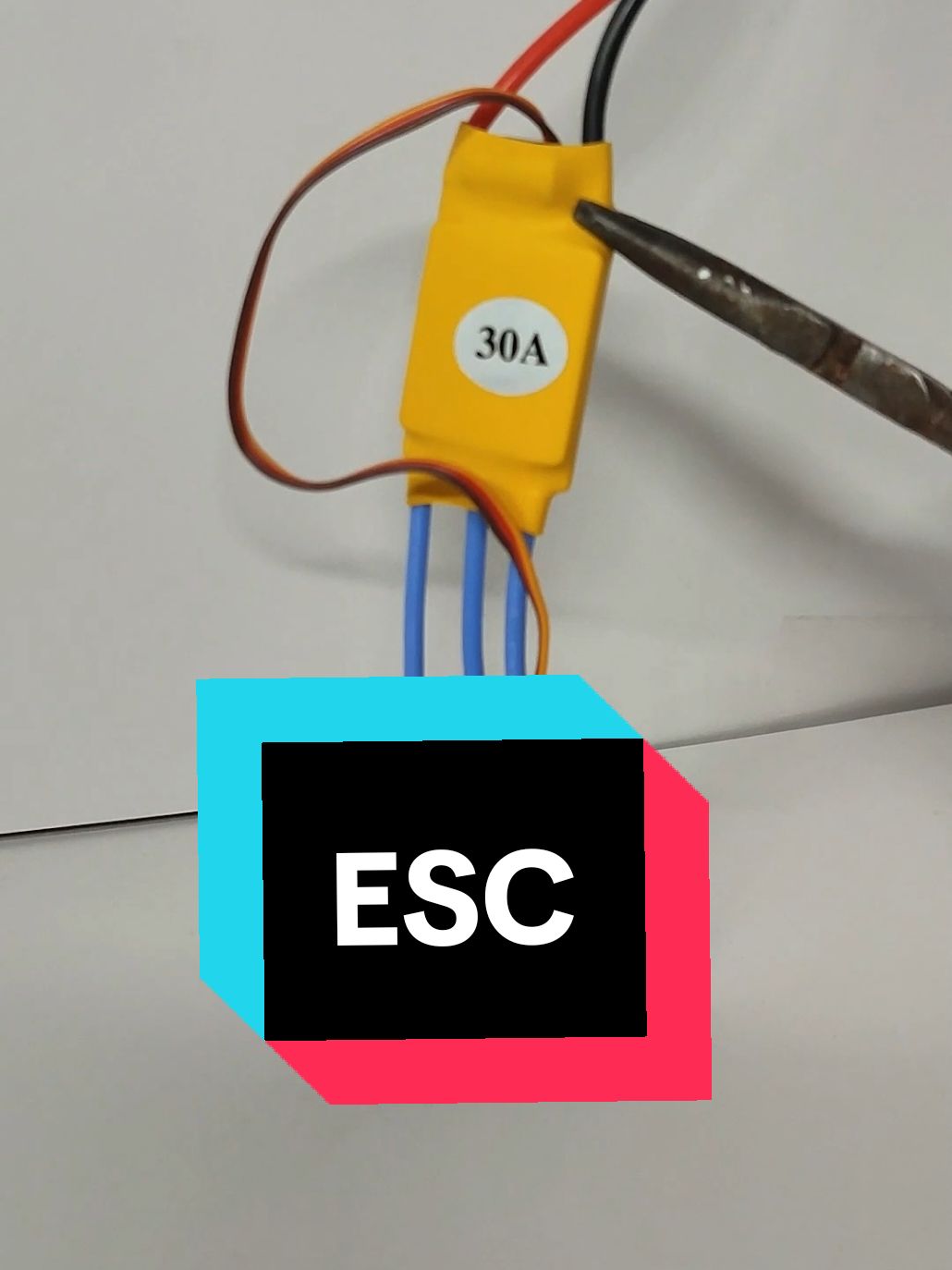 electronic speed controller  متحكم في سرعه محرك البراشلس #sparklab #إلكترونيات #الجزائر_تونس_المغرب #drone 