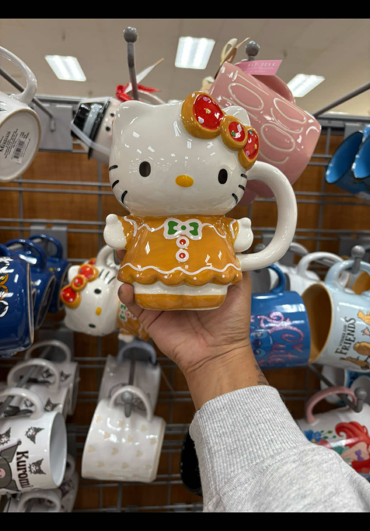 Gingerbread kitty is the best 🎄✨found at my local tjamxx retail 12.99 @sanrio @hellokitty @Silver Buffalo  @TJ Maxx #tjamxxfinds #tjamxxfind #tjamxxhaul #tjamxxshopping #tjamxxhellokittyfinds #tjamxxhellokittyfinds #tjamxx #tjmaxxshopping #fypシ゚viral #fyppppppppppppppppppppppp #fypシ゚viral #silverbuffalonyc #silverbuffalohellokitty #silverbuffalo #fypシ゚viral #christmas #christmashellokitty #fypシ゚viral #hellokittymug #hellokittylover #hellokittyandfriends #hellokittygirl #hellokittycheck #hellokittycollab #hellokittyhunting #hellokittyhunter💕 #fypシ゚viral #hellokittyfinds #hellokittycore💗 #hellokittytjmaxxfinds #hellokittygingerbread #fyppppppppppppppppppppppp #hellokitty😻 #hellokittyaddiction #hellokittyaddict #fypシ゚viral #fyppppppppppppppppppppppp #hellokittysilverbuffalo #sanriolovers #sanriocollection #sanrioaddict #sanrioaddiction #sanriohunting #sanriocollection #sanriocollector #sanriomugs #sanriotjmaxx #sanriotjmaxxfinds #sanrioaddict #sanrioaddiction #sanriocore #sanrioaesthetic #sanriotiktok #sanriofinds #sanriofinds #sanrioaesthetic #fypシ゚viral #kawaiiaesthetic #kawaii 