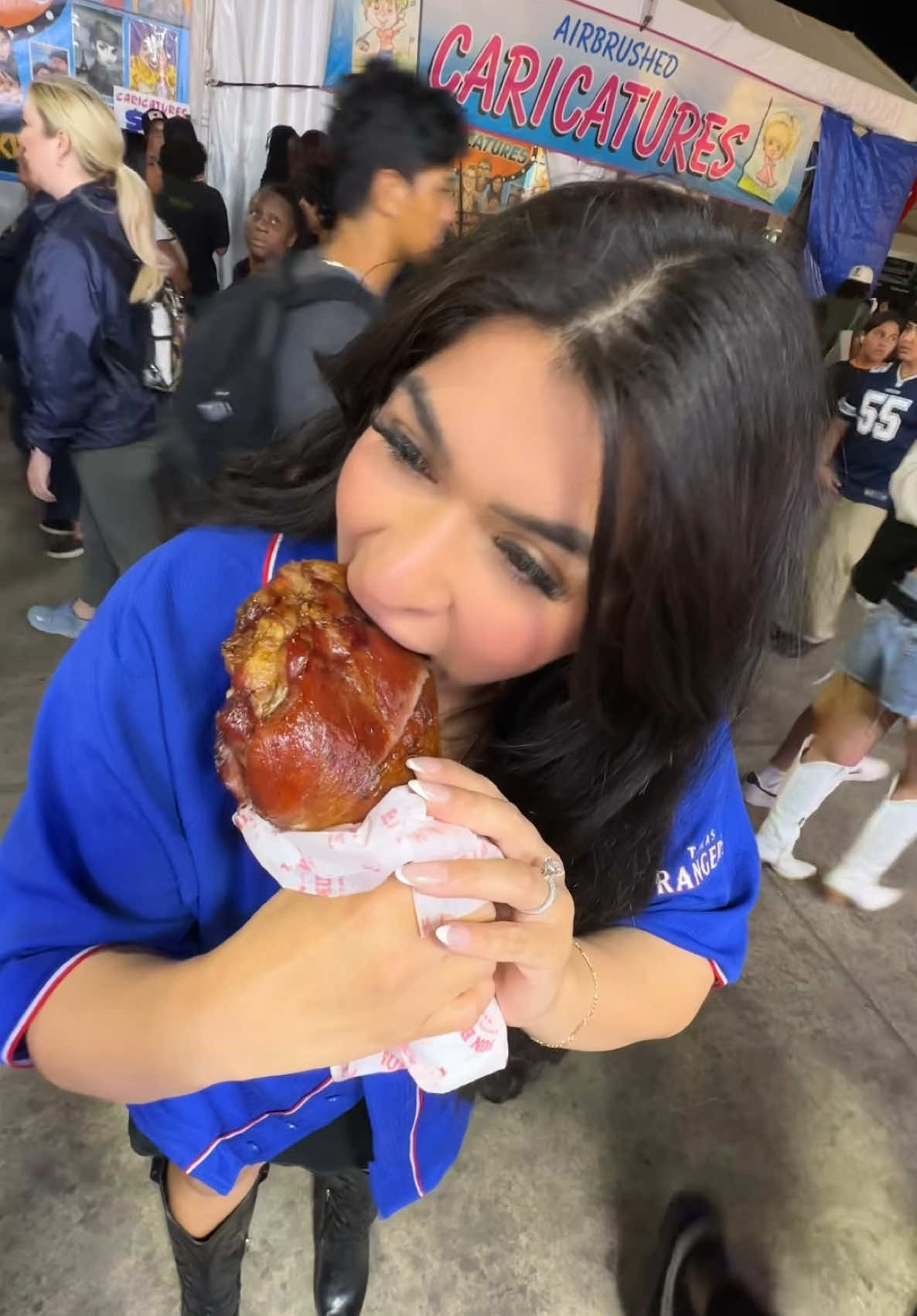 State fair of Texas vlog 😂🎡  Reviewing state fair of texas food! These are my favorite texas state fair foods! The turkey leg and the Biscoff cheese cake are both 10/10  Let me know if yall want the story time on how jacob got that big plushie😂  #dallastx #statefairoftexas #Foodie #Vlog 