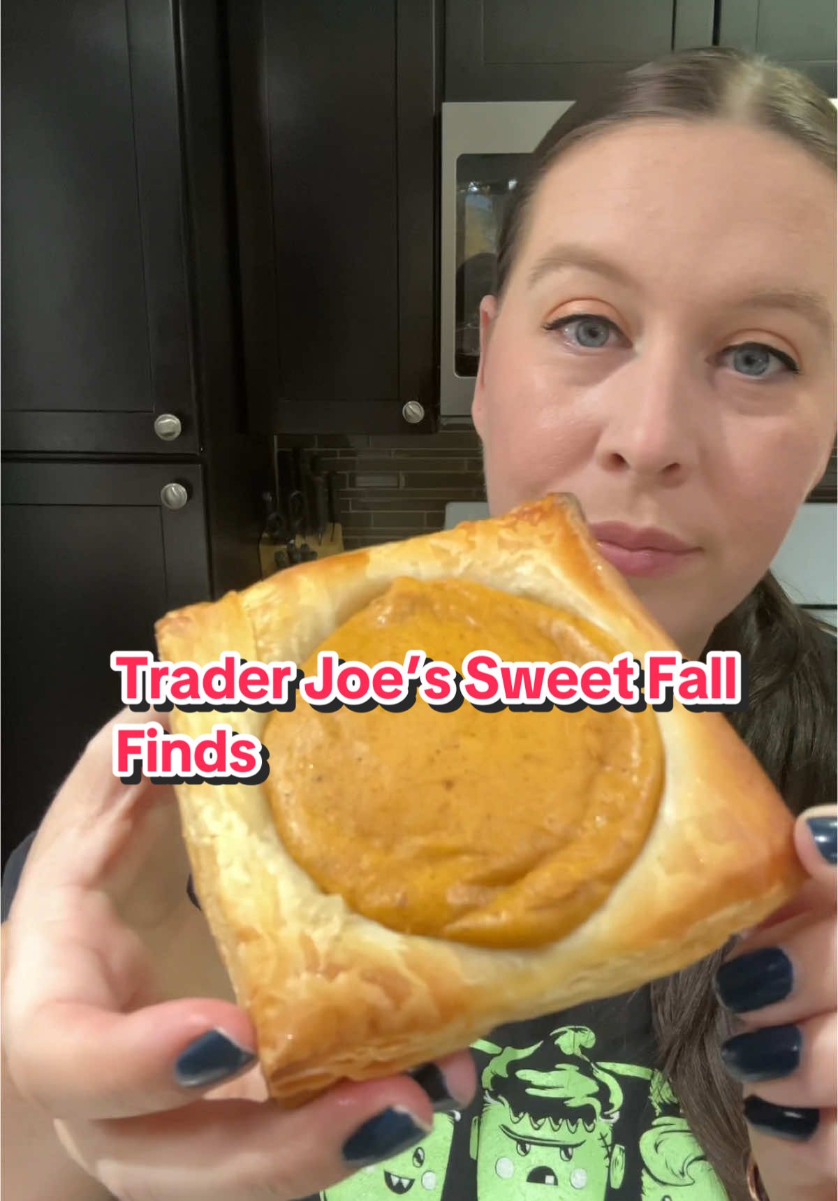 Trader Joe’s Fall Finds Sweets Edition #traderjoes #fallfinds #octoberfinds #Foodie #food #fyp #fallfood 