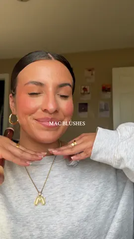 Trying out the new Mac blushes🤩🫶🏽 @MAC Cosmetics USA #fyp #macblushes #GiftedByMaCCosmetics #makeup #blushtrend #pinkblush #blushesforbrownskin #makeupgirly #sundaymakeup #maccosemetics #maccosemeticsblush #macblushes #blushgirl #sundaymakeup 