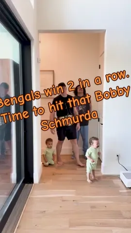 Bengals win 2 in a row. Time to hit that Bobby Schmurda & break out the championship belt. Them Owen boys dont look happy. #Bengals 