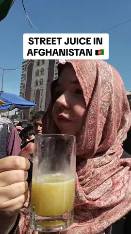 Some of the best food i have had in all my travels was in Afghanistan, this was also the best sugar cane juice i’ve had, along with some friendly local men. #streetfoodafghanistan #afghanistan #afghanistantiktok #tiktokafghanistan #femaletravel #travelafghanistan #afghanfood 