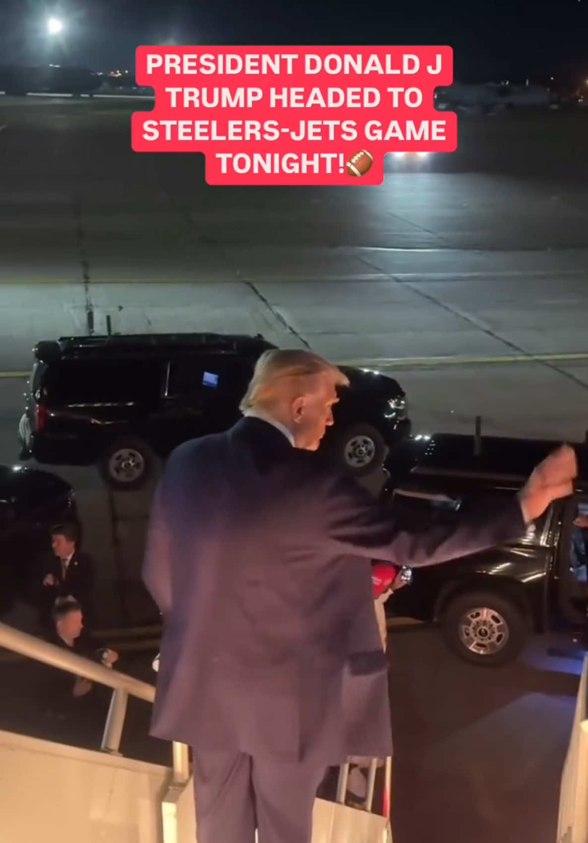 PRESIDENT Donald J Trump in Pittsburgh tonight watching the INCREDIBLE NFL game!! TRUMP-VANCE 2024! #MAGA #trump2024 @realdonaldtrump @steelers @teamtrump @trumpwarroom 📸: @margomcatee 🇺🇸🇺🇸🇺🇸🏈