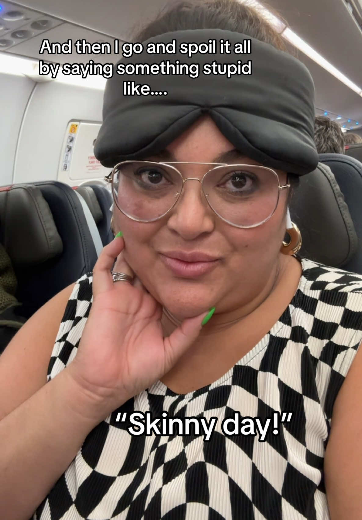 When you ask for a seatbelt extender before realzing you don’t need it on this flight. #fatgirlstraveling #flyingwhilefat 