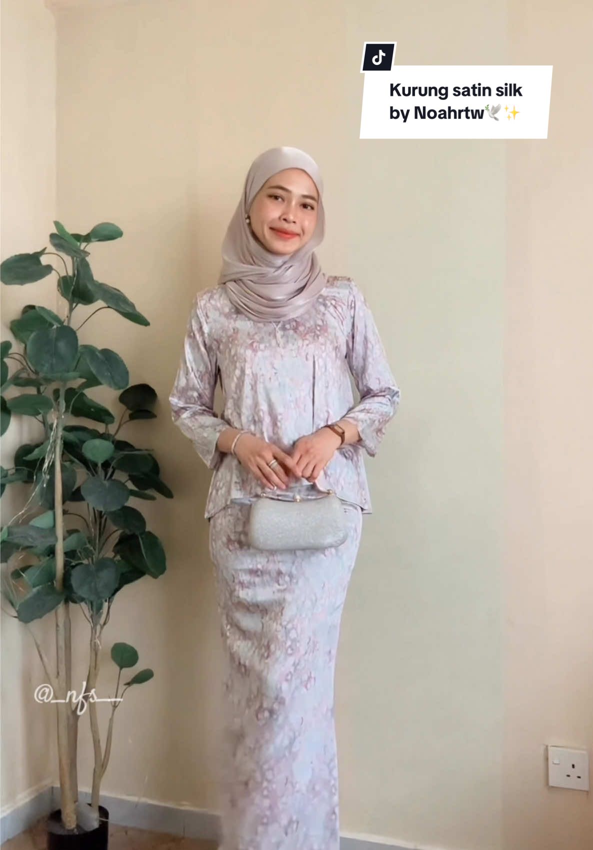 Closeup mini kurung ni, cantik kan corak dia 🥰🕊️✨@NOAHRTW #fyp #grwm #grwmroutine #grwmoutfit #getreadywithme #grwmaesthetic #grwmforwork #tutorialtudung #tudungtutorial #shawltutorial #tutorialshawl #satinsilk #ironlesskurung #kurungnoah #bajukurungcantik #kurungcorak #bajukurungironless #bajukurungironlessmurah #noahrtw #printedkurung #kurungmoden #kurungironless #kurungsulam #kurungsulamviral #kurungsatin #kurungviral #kurungmini #minikurung #minikurungmoden #kurungmodenmini #kurungsatincantikmurah #kurungminimoden #kurung #bajukurung #kurungmodencantik #bajubridesmaid #bajustudent #bajukurungmoden #kurungsulammurah #bajukurungsatin #satinkurung #bajukurungmurah #plainkurungmurah #kurungmurah #kurungpremium #traditionalwear #kurungselesapakai #kurungplainironless #yearendsale #yessale #paydaysale #tiktoksale #kurungmoden #kurungmoden2024 #kurungraya2024 #kurungraya #rayaootd #ootdraya #bajukerja #bajutunang #kurungklasik #bajukurungkedah #kurungtradisional #bajupergioffice #bajupergikerja #kurungglamor #outfitideas #outfits #outfitinspiration #TikTokFashion #outfitcheck #OOTD #outfits #outfitoftheday #dressup #ootdhijab #ootdfashion #ootdhijabstyle #ootdinspo #OOTD #clearingdrafts #raya2024 #outfit #outfitideas #outfitinspo #outfits #outfitinspiration #trending #trendingvideo #trendingsong #trendingtiktok #trendsetter #trendsong  #outfitcheck #elegantstyle #elegante #elegant #oldmoney #oldmoneyaesthetic #oldmoneyoutfits #oldmoneystyle #classy #classystyle #classylady #classyoutfit #outfitideas #outfits #outfitinspiration #TikTokFashion #outfitcheck #OOTD #outfits #outfitoftheday #dressup #ootdhijab #ootdfashion #ootdhijabstyle #ootdinspo #OOTD #clearingdrafts #outfitideasforyou #styletok #TikTokFashion #softgirlstyle #wearityourway #whatiweartoday #classy101 #playdressupwithme #playdressup #fashioninspo #fashionhacks #makethemlook #dressupwithme #bajutakpayahgosok #TikTokFashion #whattiktokmademebuy #TikTokMadeMeBuylt #paydaysale #tiktoksale #yearendsale #tiktokmademebuythis  #modestwear #racuntiktok #muslimahfashion #muslimahtiktok #muslimahoutfit #musthave #travelmusthaves 