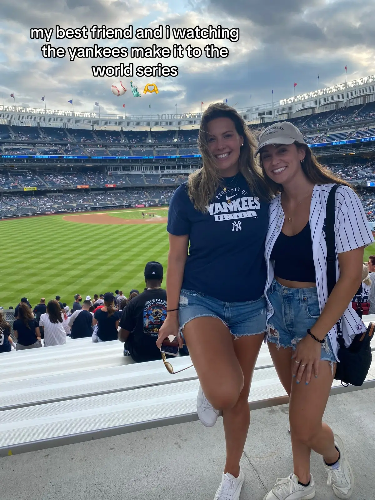 LETS GO YANKS!!! ❤️❤️❤️ #newyorkyankees #baseball #octoberbaseball #newyorkcity #thebronx #baseballdreams 