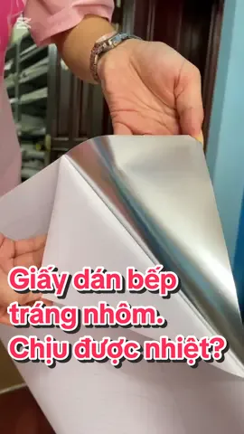 Giấy dán bếp tráng nhôm , bề mặt bóng chống nước, dầu mỡ dễ lau chùi. Và đặc biệt chịu nhiệt được nha #tunghomedecor #gócdecor #giaydanbep #decaldanbep 