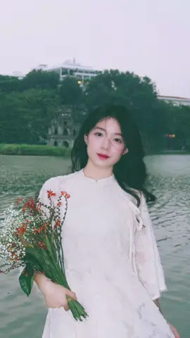 Em là mây cho trời ban, xin đừng buông xuôi dễ dàng 🌸🌻 #aodai #aodaitet #aodaicachtan #chupanh #viber #xinhdep #nangtho #xuhuong #viral #trending 