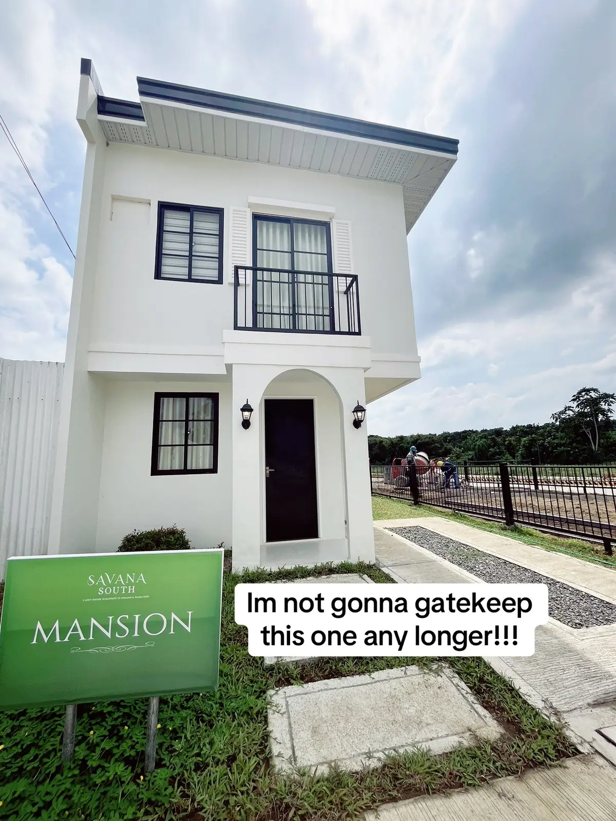 𝐂𝐚𝐥𝐥𝐢𝐧𝐠 𝐚𝐥𝐥 𝐚𝐬𝐩𝐢𝐫𝐢𝐧𝐠 𝐡𝐨𝐦𝐞𝐨𝐰𝐧𝐞𝐫𝐬!🏡✨ Discover the elegance of Savana's Duplex Mansions, where modern design meets comfort! Located in Brgy. Soledad San Pablo City, Laguna. 𝐖𝐢𝐭𝐡 𝐚 𝐥𝐨𝐰 𝐝𝐨𝐰𝐧𝐩𝐚𝐲𝐦𝐞𝐧𝐭 𝐨𝐟 𝐣𝐮𝐬𝐭 ₱𝟖𝟕,𝟖𝟎𝟎 𝐩𝐚𝐲𝐚𝐛𝐥𝐞 𝐨𝐯𝐞𝐫 𝟗 𝐦𝐨𝐧𝐭𝐡𝐬, 𝐲𝐨𝐮 𝐜𝐚𝐧 𝐜𝐥𝐚𝐢𝐦 𝐲𝐨𝐮𝐫 𝐝𝐫𝐞𝐚𝐦 𝟑-𝒃𝒆𝒅𝒓𝒐𝒐𝒎, 𝟐-𝒃𝒂𝒕𝒉𝒓𝒐𝒐𝒎 𝒉𝒐𝒎𝒆, 𝒄𝒐𝒎𝒑𝒍𝒆𝒕𝒆 𝒘𝒊𝒕𝒉 𝒂 𝒔𝒆𝒓𝒗𝒊𝒄𝒆 𝒂𝒓𝒆𝒂 𝒂𝒏𝒅 𝒑𝒂𝒓𝒌𝒊𝒏𝒈. These stunning homes are complete finished and ready for you to move in! Reserve yours now for only ₱5,000 and take advantage of our limited near RFO units. 𝑻𝒉𝒊𝒔 𝒊𝒔 𝒚𝒐𝒖𝒓 𝒄𝒉𝒂𝒏𝒄𝒆 𝒕𝒐 𝒈𝒊𝒗𝒆 𝒚𝒐𝒖𝒓𝒔𝒆𝒍𝒇 𝒕𝒉𝒆 𝒖𝒍𝒕𝒊𝒎𝒂𝒕𝒆 𝒈𝒊𝒇𝒕—𝒚𝒐𝒖𝒓 𝒐𝒘𝒏 𝒉𝒐𝒎𝒆! 𝑴𝒐𝒗𝒆 𝒊𝒏 𝒃𝒚 𝒕𝒉𝒆 𝒇𝒊𝒓𝒔𝒕 𝒒𝒖𝒂𝒓𝒕𝒆𝒓 𝒐𝒇 𝒏𝒆𝒙𝒕 𝒚𝒆𝒂𝒓 𝒂𝒏𝒅 𝒔𝒕𝒂𝒓𝒕 𝒚𝒐𝒖𝒓 𝒏𝒆𝒘 𝒄𝒉𝒂𝒑𝒕𝒆𝒓. 🌟🏠 #foryou #fyp #gatekeep #beautiful #minimalist #white #savana 