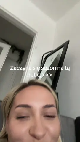 Góry, śnieg, grzaniec >>