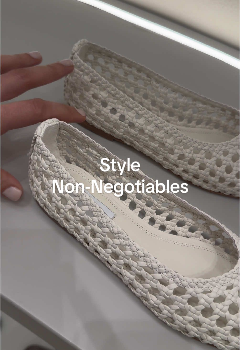 A real life example on style non-negotiables #stylist #melbourne #personalstylist #chadstone #fashiontiktok #balletflats #styletips #australianfashion 