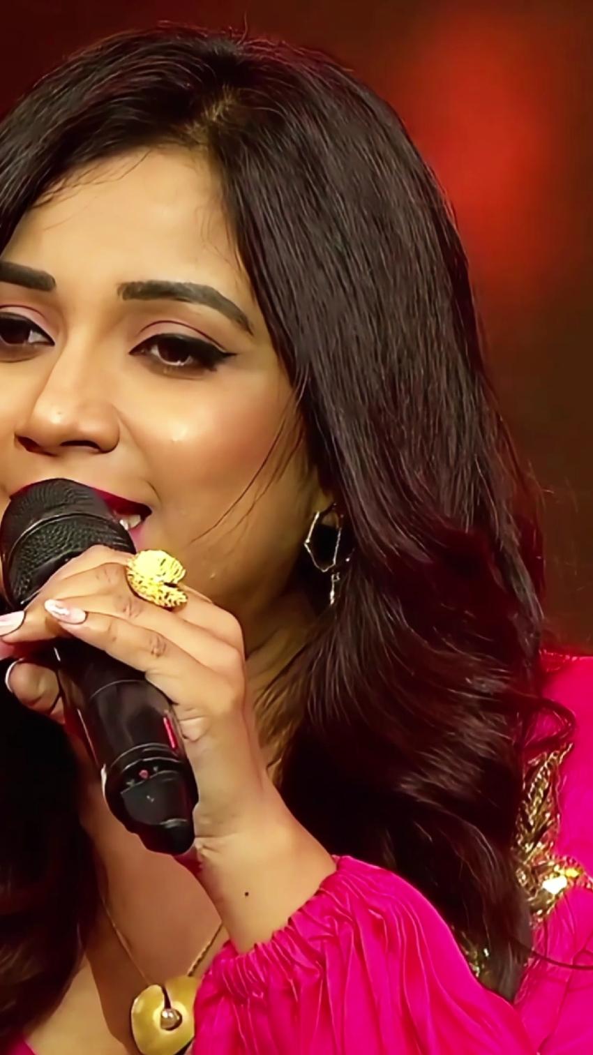 No doubt, @Shreya Ghoshal is the best! 😘 #shreyaghoshal #angaaron #pushpa2 #thecouplesong #indiasbestdancer #ibd #geetakapoor #karishmakapoor #terencelewis #badshah #blockbusternight #indianidol #indianidol15 #promotions #trending #fypシ゚ 