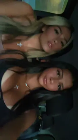 #blondehair #snowbunny #2man #tanlines #baddie #blackhair 