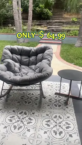 Super cozy rocking chair ! 