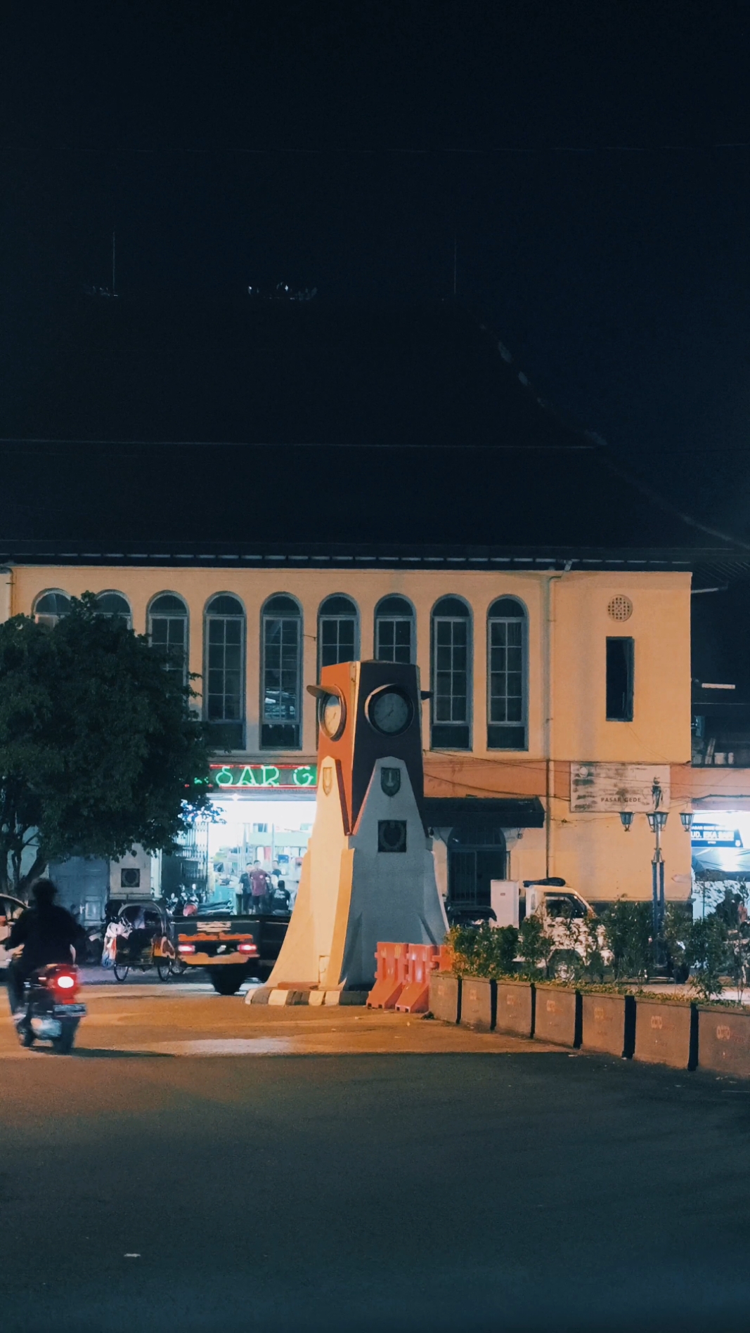Solo dan ceritanya ✨ . . #fyp #kotasolo #surakarta #nightvibes #solo24jam #fypシ 