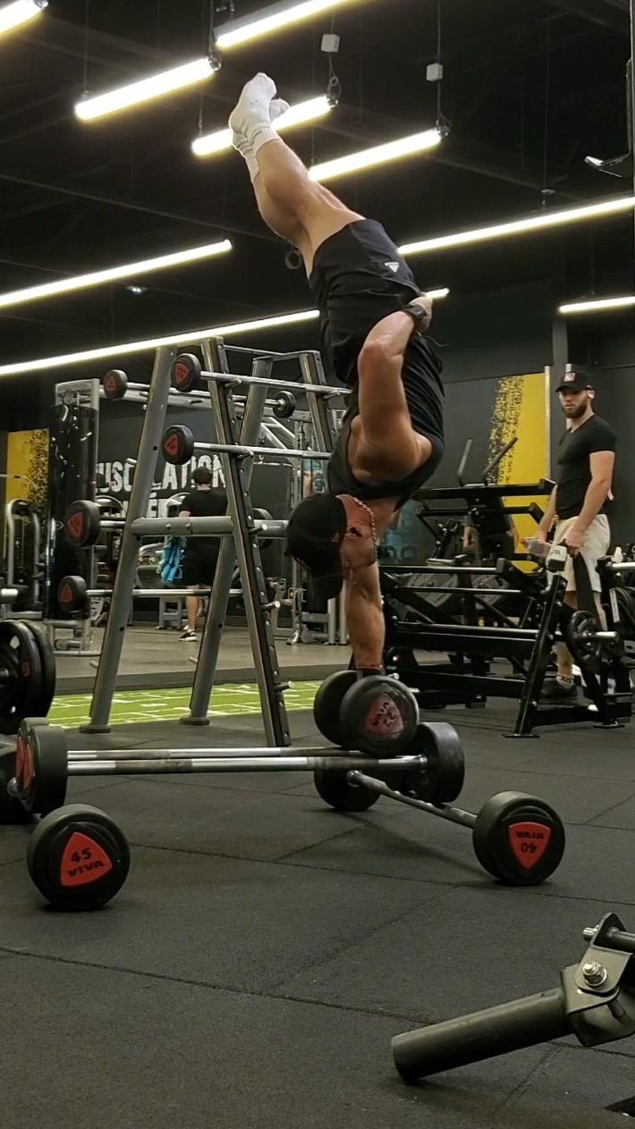 réaction at gym to calisthenics workout #workout #pourtoi #fyp #gym #calisthenics 