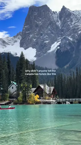 I had never heard of this place even though Banff is THE most over-geotagged destination. I found about it from my 68-year-old father 😂  📍 Emerald Lake Lodge, Yoho National Park  #traveltips #banffnationalpark #canadianrockies #coolhotels #coolplacestostay 