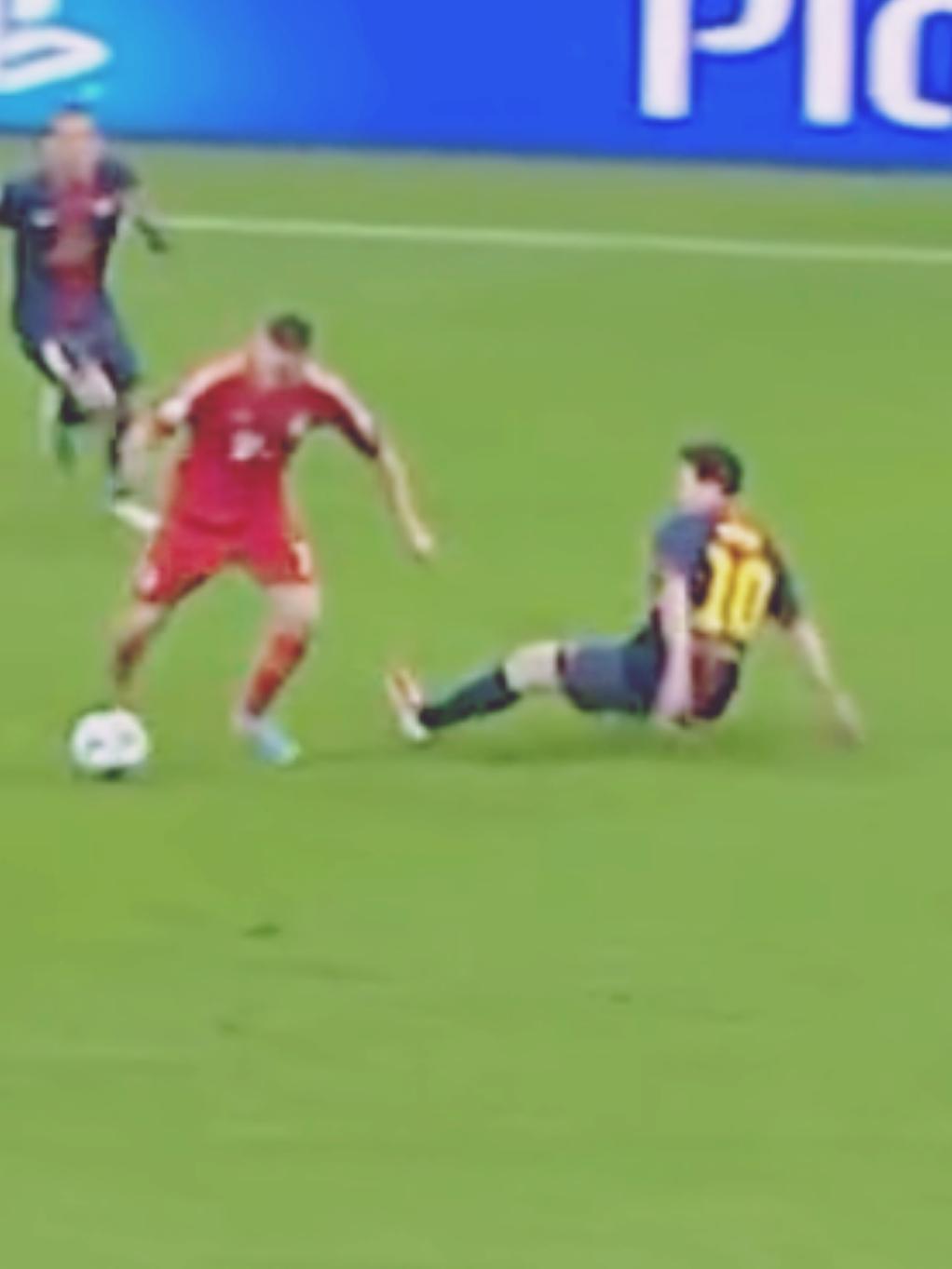 geste de Ribery contre messi #ribery #messi #championsleague 