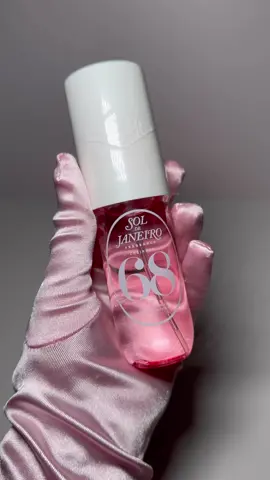 @Sol de Janeiro 68🎀✨ If you haven't tried this Perfume mist, you NEED to try it. It smells so classy and feminine. WITH NOTES OF: Brazilian Jasmine🌺 Pink Dragonfruit🎀 & Ocean Air🌊 #soldejaneiro #soldejaneiro68 #bodymist #perfumes #perfumeaddict #beauty #makeup #ugc #ugccreator