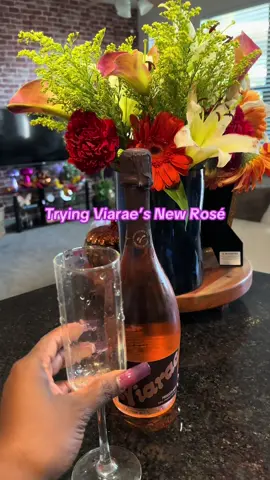 Tried @viaraewines new rosé and I loved it. I don’t think Issa Rae can miss 🥂🌹 #viarae #viaraeprosecco 