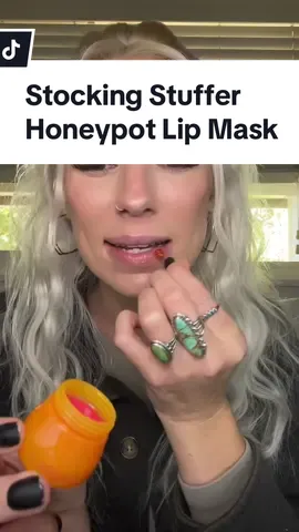 Such a great stocking stuffer!! #lipmask #lipbalm #stockingstuffers #stockingstuffers #christmasgift #christmasgiftideas 