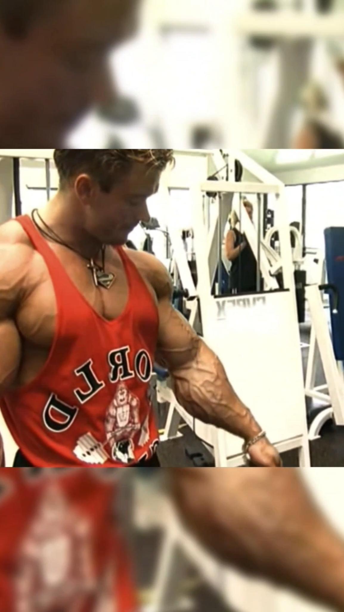 The time when someone told Lee Priest how to train arms #fyp #hardwork #GymTok #oldschool #leepriest #bodybuilding