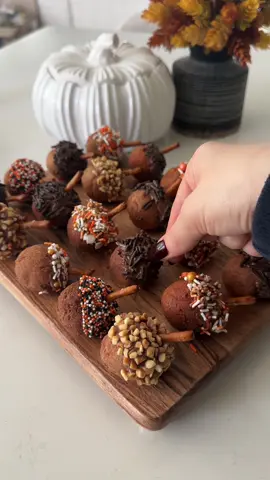 snack ideas for Thanksgiving🦃 #asmr #asmrsounds #snackideas #snacks #thanksgivingsnacks #satisfying #charcuterie #organized 