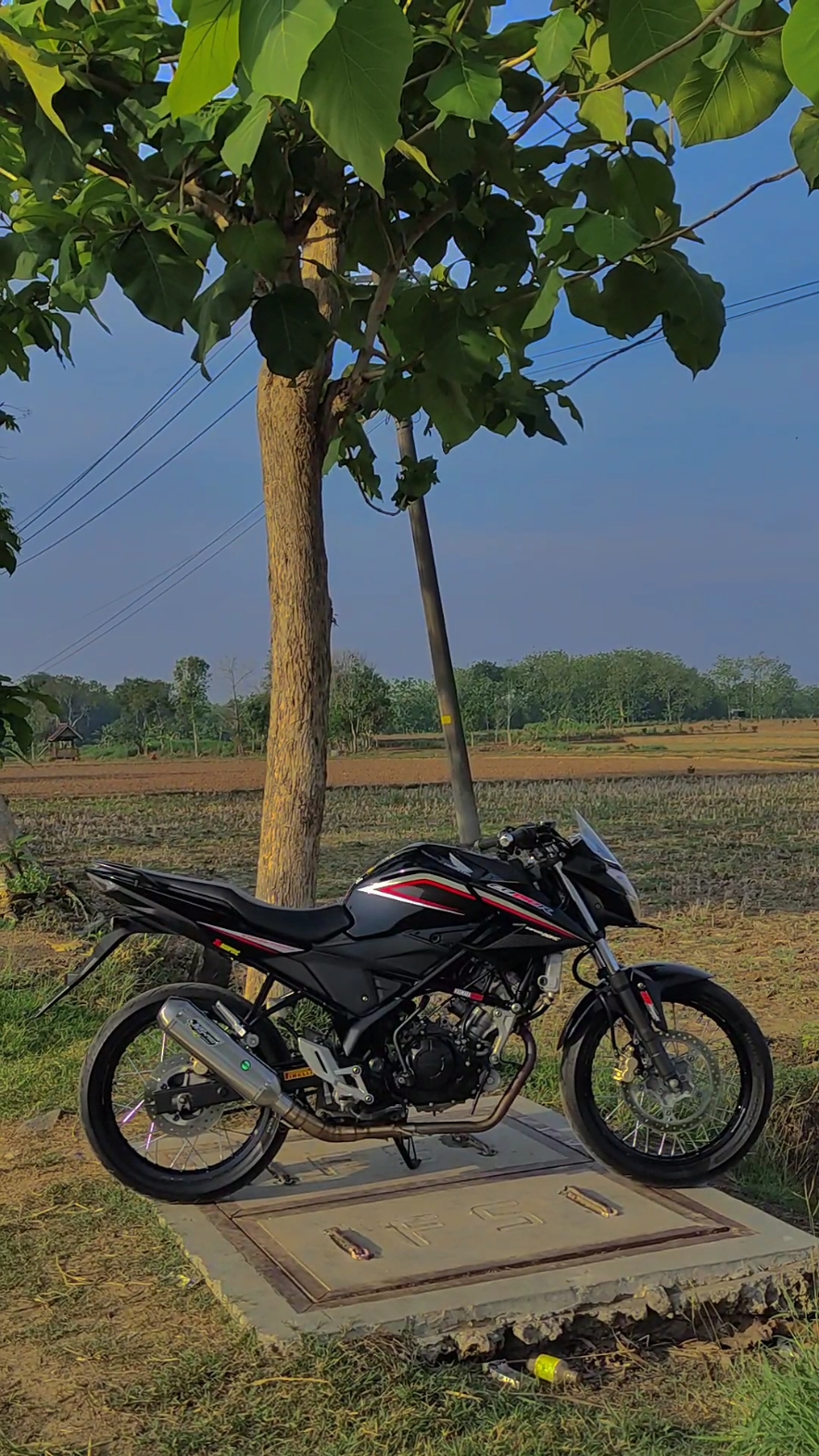 ngalem #cb150rstreetfire #cb150r_jarijari #cb150rjarijarinusantara #fypage #fyyyyyyyyyyyyyyyy #fypシ゚viral #cb150rmodifikasi #solostyle #modifikasimotor #galericbr150indonesia #