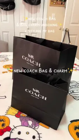 New coach Bag & Bag charm unboxing 😍 plus styling my bag at the end of the video✨👀 @Coach   #coach#unboxingvideo#unboxing#fyp#fypシ  