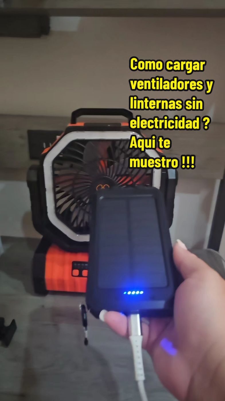 Respuesta a @alexisacea228 como puedes cargar los ventiladores recargable si no hay electricidad. #powerbankviral #powerbankcharger #powerbank #TikTokShop #parati #spotlightfinds #cubanosenusa #preparandoviajeacuba #cubanosporelmundo #cubanosenmiami #cubanosentampa #cuba #cubanos #blackfridaydeals #foryoupage #falldealsforyou #atrevetebyrosy #solarlights #lucessolares #ventiladoresportatil #rechargeablefan 