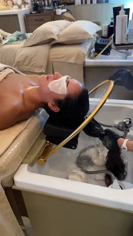 If you haven’t been to Maison d’Emilie for a scalp spa & facial combo then you’re definitely missing out! #headspa #scalpspalosangeles #medspa #fypシ #fyp @Omaima Doghmi 