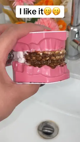 I use it every day😬#tiktokmademebuyit #tiktokshop #goodthings #us #clean #tiktokfinds #goodthings #teeth #waterflosser #tooth 