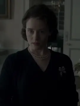 The Queen has a plan to get Prime Minister Winston Churchill to agree to changing the name of the Queen and her children to Mountbatten | #thecrown #thecrownnetflix #netflixthecrown #queenelizabeth #elizabethii #dukeofedinburgh #royal #primeminister #winstonchurchill #mountbattenwindsor #mountbatten #royalty #royalfamily #britishroyalfamily #britishqueen #uk #unitedkingdom #clarencehouse 