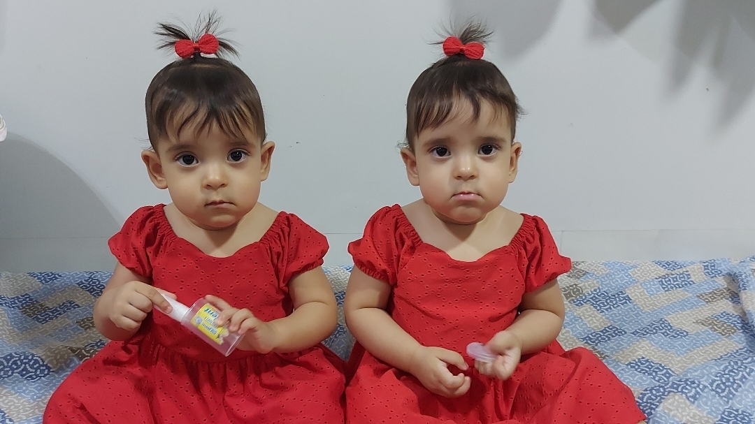 Muitos Beijinhos 🥰  #gemeas #beijinho #amor 