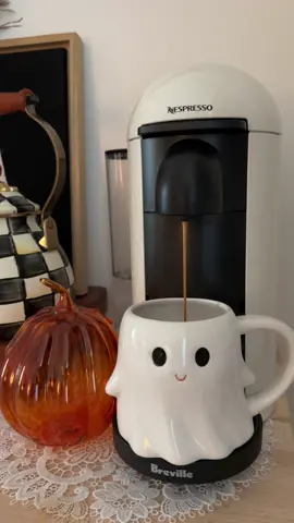 chilly october mornings 🧸🎃🤎☕️🍁 #october #morningroutine #autumn #morningvlog #fall #cozyathome #cozymorning #slowmorning #grwm #skincare #OOTD #cozyvibes  @owalalife @rhode skin @byoma @Bubble Skincare @Mixsoon US Official @Jo Malone London @Rare Beauty @touchland @Longchamp 