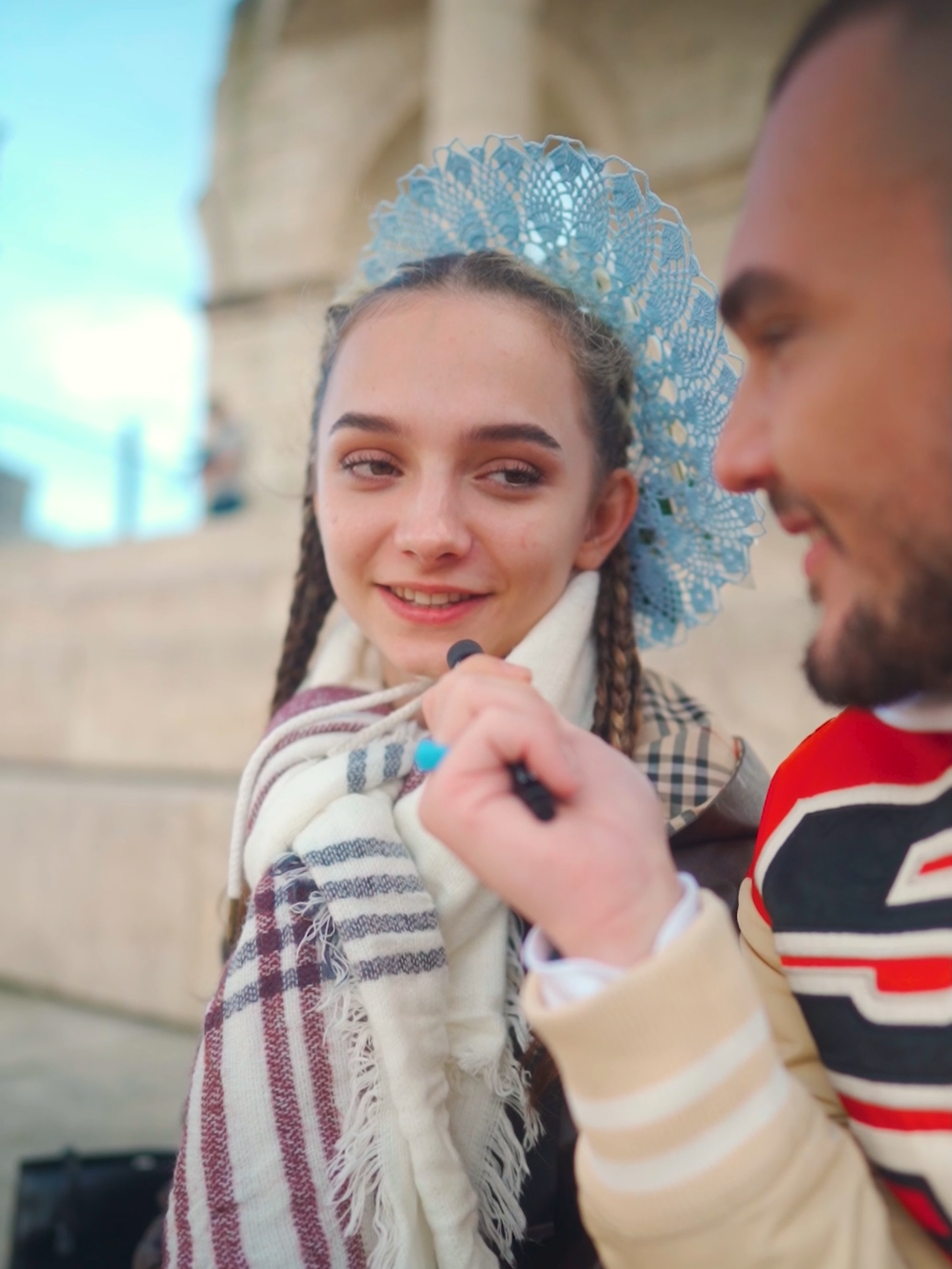 Loni, der Make-up Artist von Loredana, hat vor der Entscheidung die Fits unserer Kandidaten abgecheckt! 😎 Wessen Outfit fandet ihr besonders cool? Die neue Staffel jeden Mittwoch und Samstag um 20:15 Uhr bei RTL und die jeweils nächste Folge exklusiv vorab auf RTL+ 💙 #DSDS #Superstar2024 #RTL #Recall