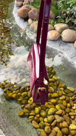 the cutest bag ever ❤️❤️ #leatherbag #leatherpurse #purse #bag #handbag #handbags #shoulderbag #whatsinmybag #whatsinmypurse #simple #cute #toocute #fashion #viral #bagessentials #bagcollection #bags #fashioninspo #falldealsforyou #fallfreshness #falloutfits #fallstyle #fallfashion #ootdinspo #tiktokshopblackfriday #tiktokshopcybermonday #tiktokshopholidayhaul #halloween2024 