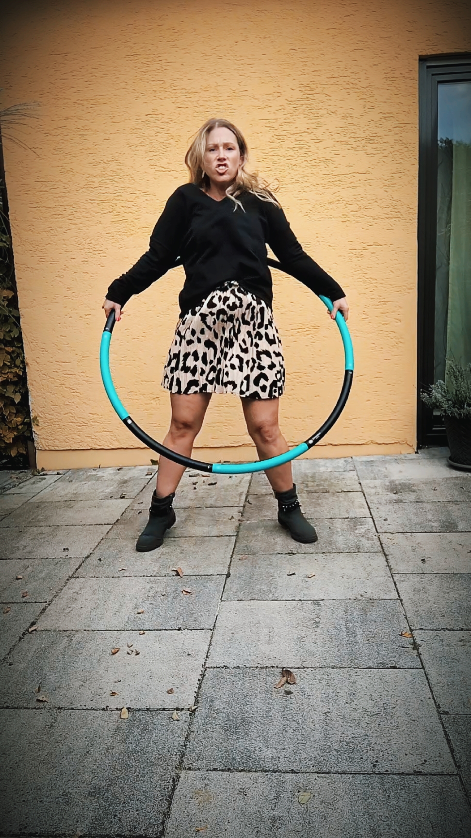 Omg dieser Song 🤩🤩🤩🥳🥳🥳#menthalhealth #huladancercise #hulahoop #hulagirl⭕⭕⭕ 