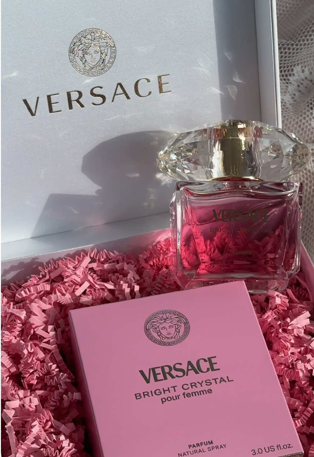 unboxing @Versace Bright Crystal Parfum 💎 #versacefragrances #versacebrightcrystal #versacebrightcrystalparfum #versace #unboxing #unboxingasmr #asmrunboxing #perfumetiktok 